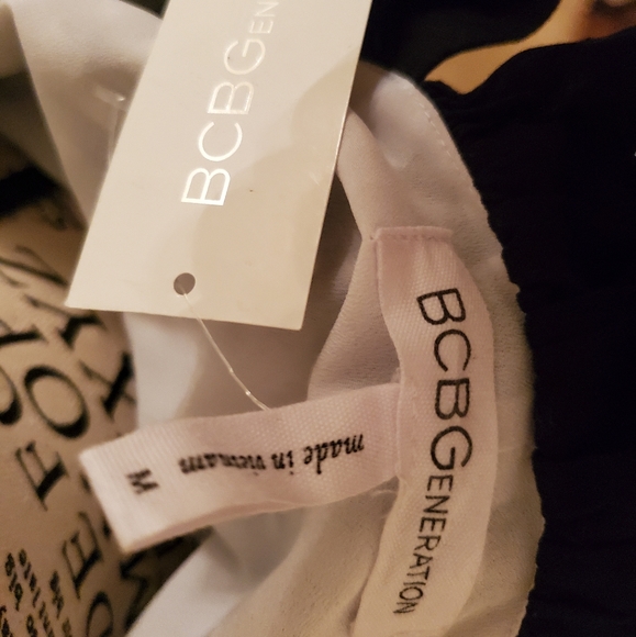 BCBG Button down blk/WHT plaid mid blouse - Picture 3 of 3